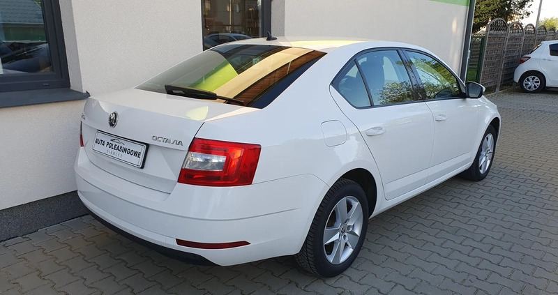 Skoda Octavia cena 40600 przebieg: 168500, rok produkcji 2019 z Biecz małe 277